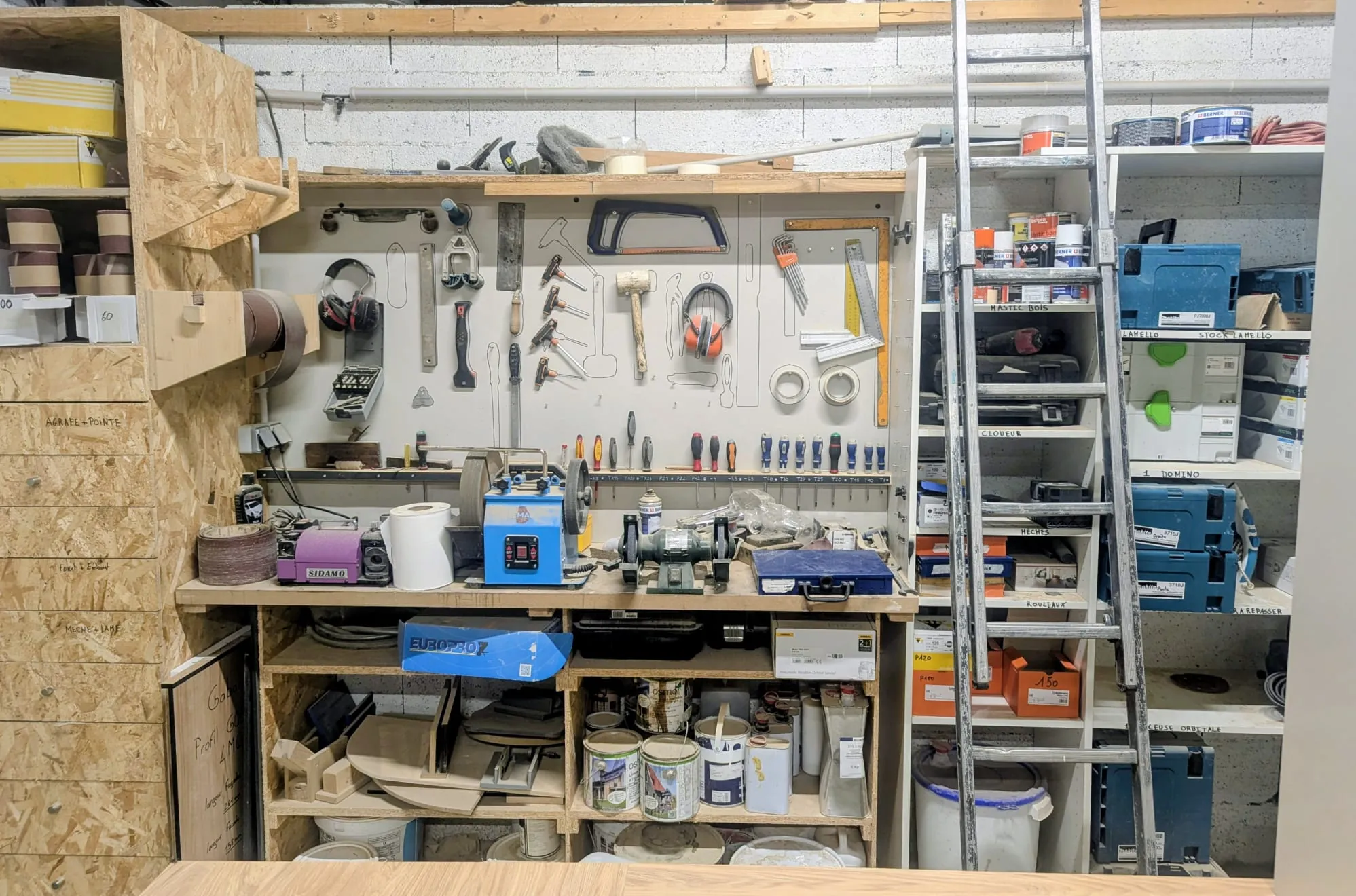 BTP construction tools on blueprints — untracked equipment and risk of losses