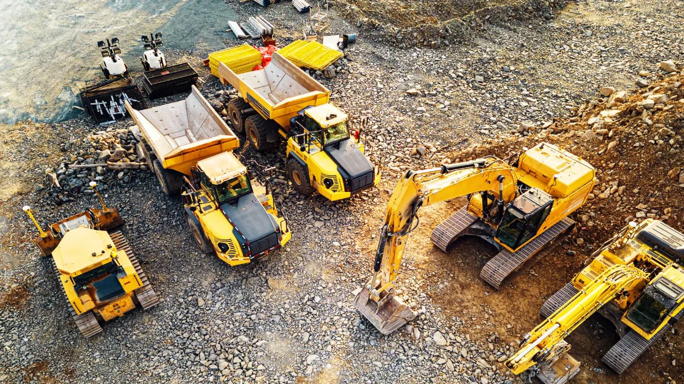BTP construction machinery fleet from above — optimized management with Fleezy