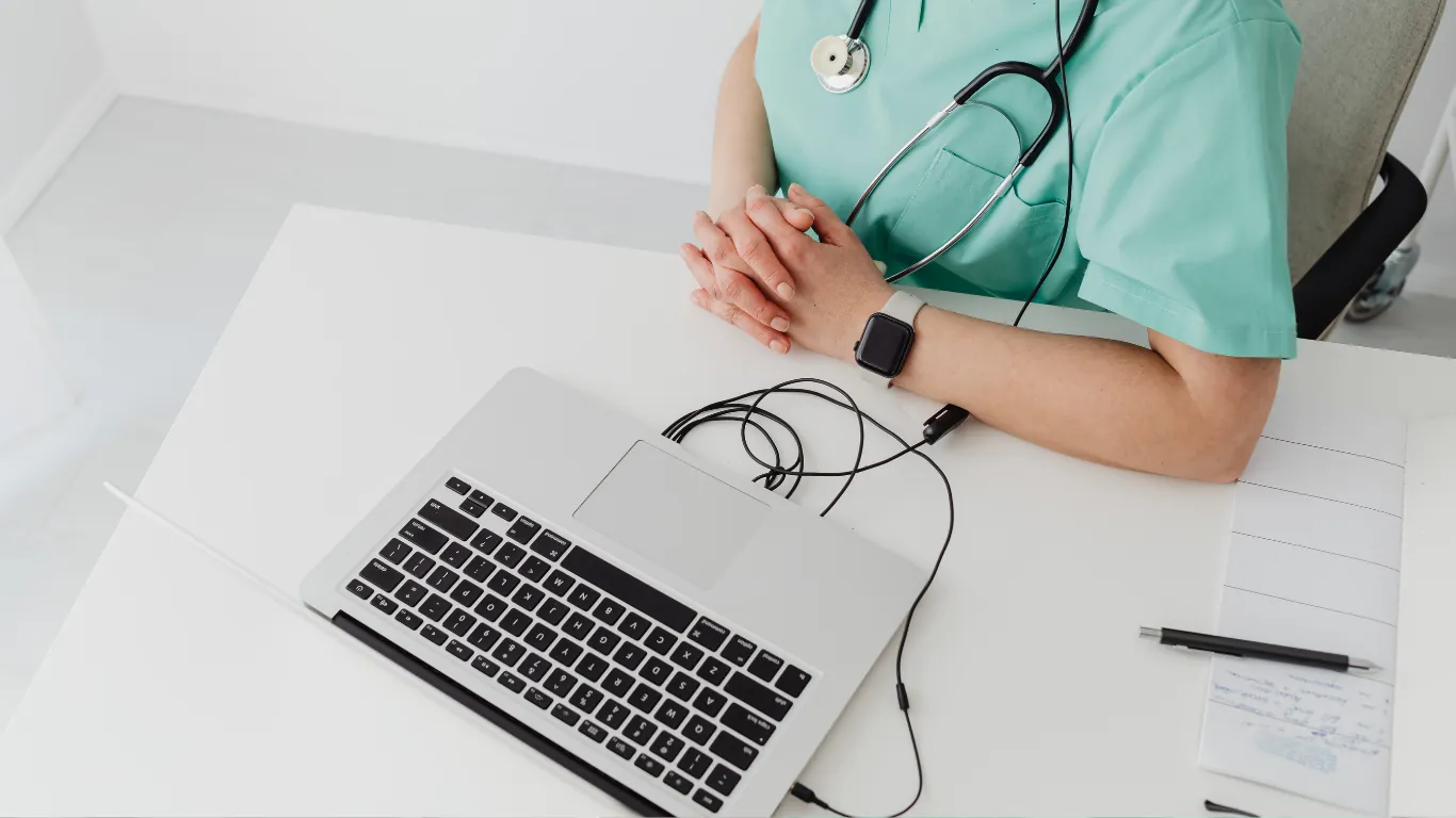 Tableau de bord Fleezy montrant les gains ROI pour un établissement de santé